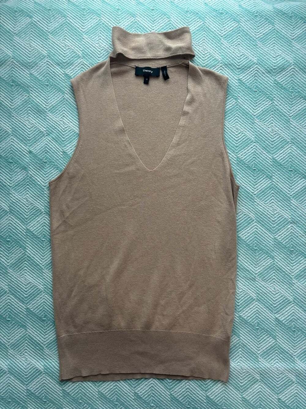 Theory Fine Cashsilk Choker-Collar V-Neck Sleeveless Sweater Vest